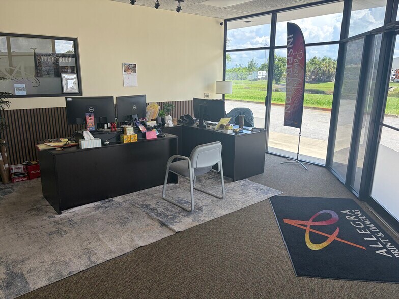 More Photos Of 4498 Vineland Rd, Orlando Flex For Lease