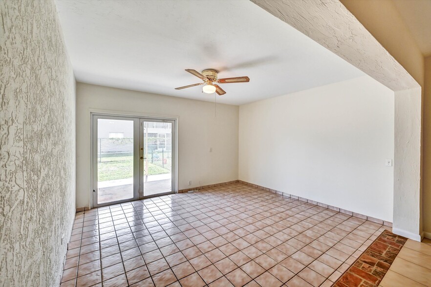 More Photos Of 4707 SW 8th Pl, Cape Coral Apartments For Sale