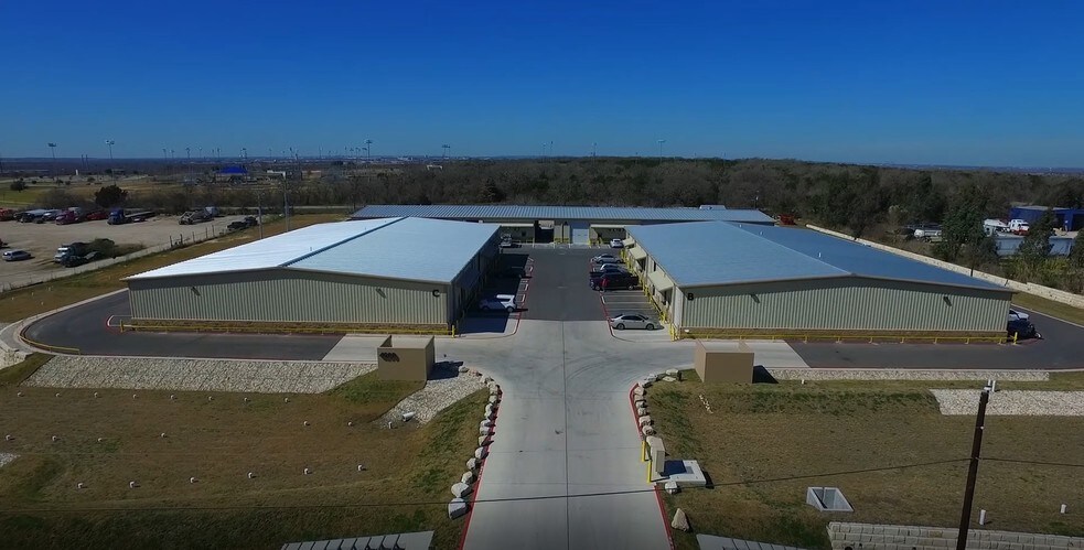 More Photos Of 4200 Burch Dr, Del Valle Unknown For Lease