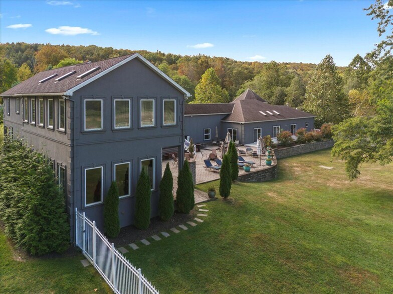 More Photos Of 3533 PA 2012, Union Dale Specialty For Sale