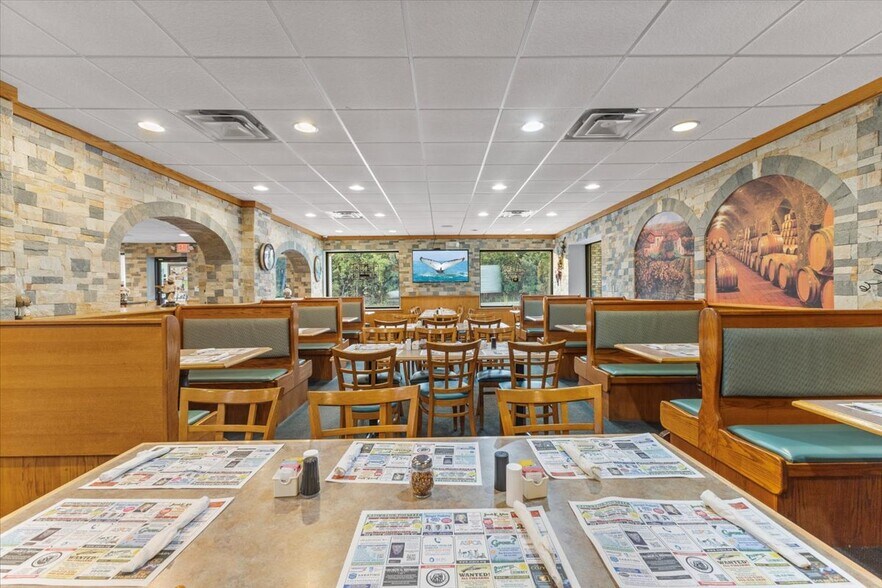 More Photos Of 232 W Moorestown Rd, Wind Gap Restaurant For Sale