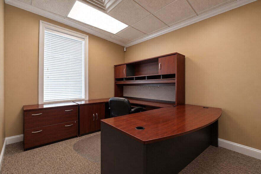 More Photos Of 1303 Courthouse Rd, Stafford General Retail For Sale