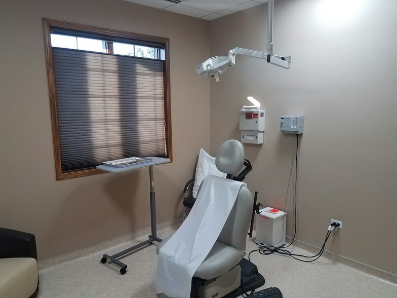 More Photos Of 120 Batson Ct, New Lenox Office For Lease