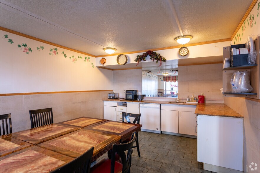 More Photos Of 201 Stagecoach Trl, Ogallala Hospitality For Sale