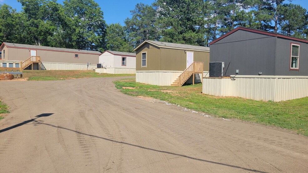 More Photos Of 106 Woodlawn Dr, Abbeville Manufactured Housing Mobile Home Park For Sale