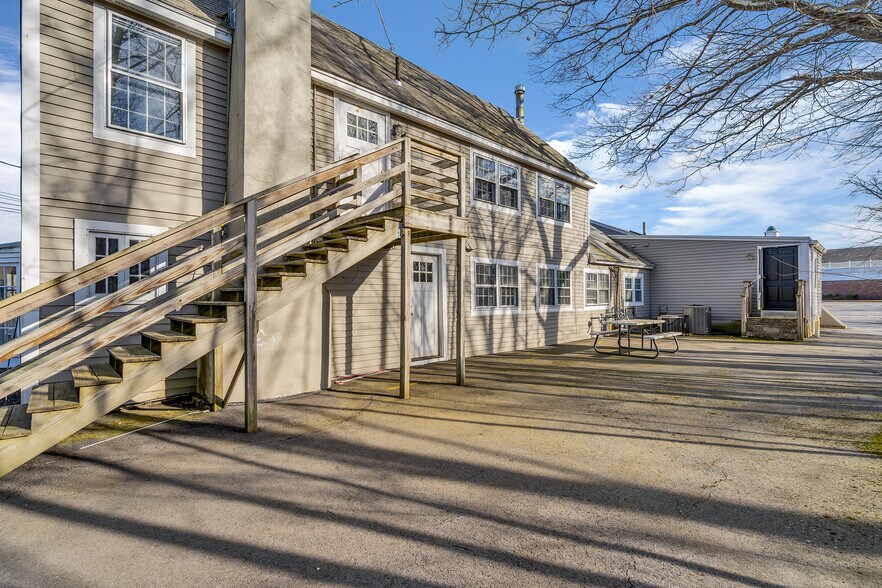 More Photos Of 311 Boston Post Rd, Wayland Office For Sale