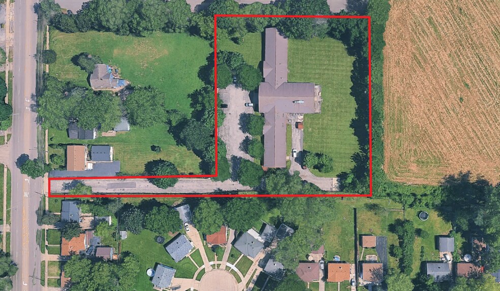 Primary Photo Of 1901 N Lewis Ave, Waukegan Flex For Sale