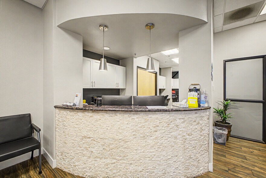 More Photos Of 6262 E Broadway Rd, Mesa Medical For Lease