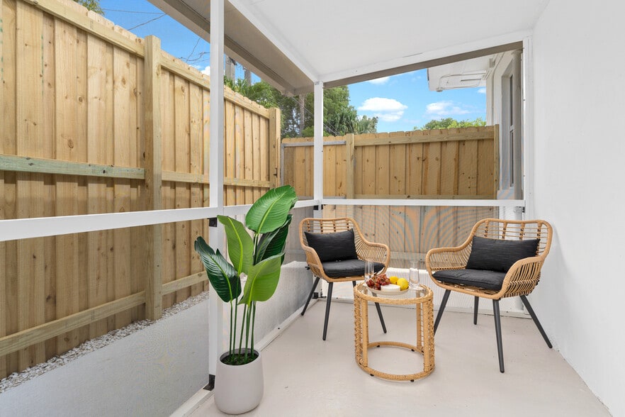 More Photos Of 525 N Federal Hwy, Lake Worth Beach Multifamily For Sale