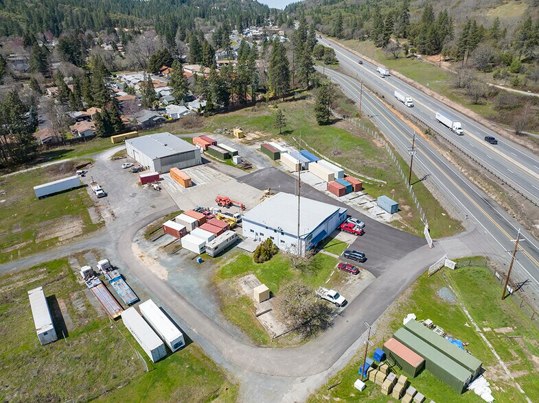 More Photos Of 2660 NW Vine St, Grants Pass Manufacturing For Sale