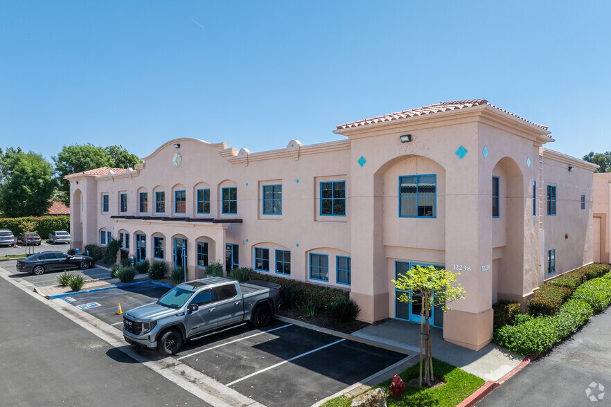 More Photos Of 32238 Paseo Adelanto, San Juan Capistrano Research And Development For Lease