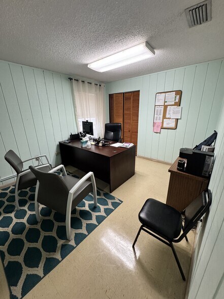 More Photos Of 105 W Calvin St, Deland Office For Sale