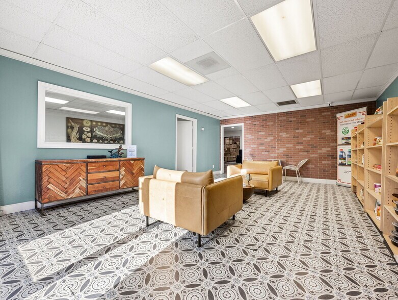 More Photos Of 4239 N 40th Ave, Phoenix Warehouse For Lease