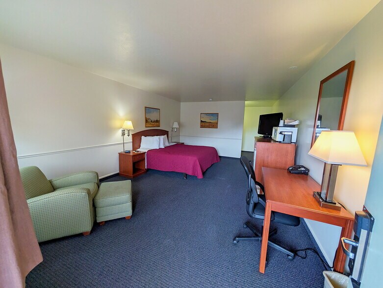 More Photos Of 145 N Main St, Manti Hotel For Sale