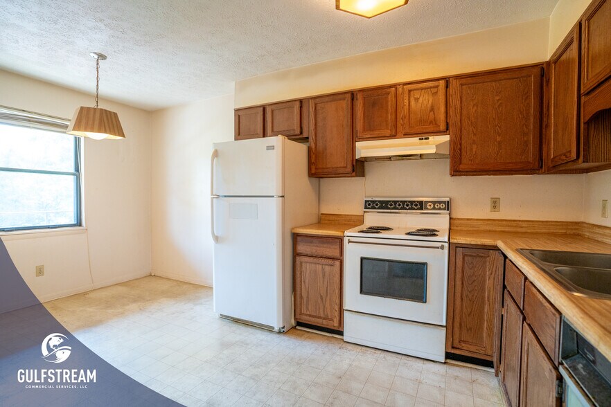 More Photos Of 5704 Old Highway 54, Philpot Apartments For Sale