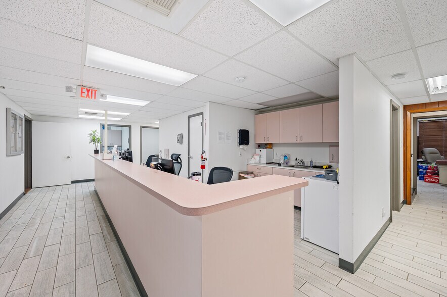 More Photos Of 3339 Fairview St, Pasadena Medical For Lease