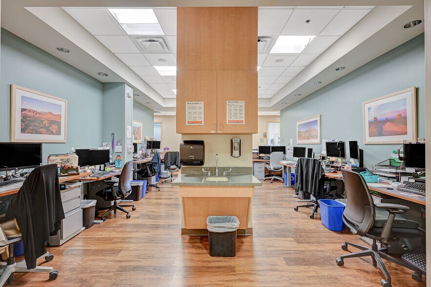 More Photos Of 270 W Lake Mead Pky, Henderson Freestanding For Sale