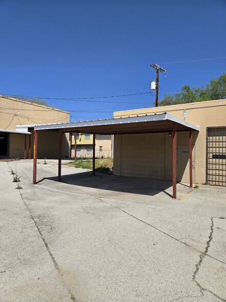 More Photos Of 203 Corinne Dr, San Antonio Auto Repair For Lease