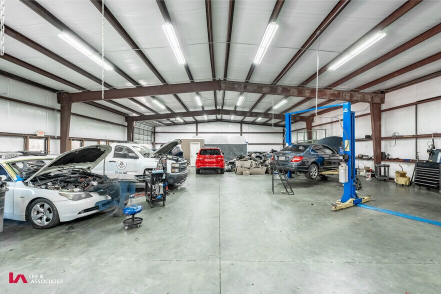 More Photos Of 289 N Price Rd, Sugar Hill Light Manufacturing For Lease