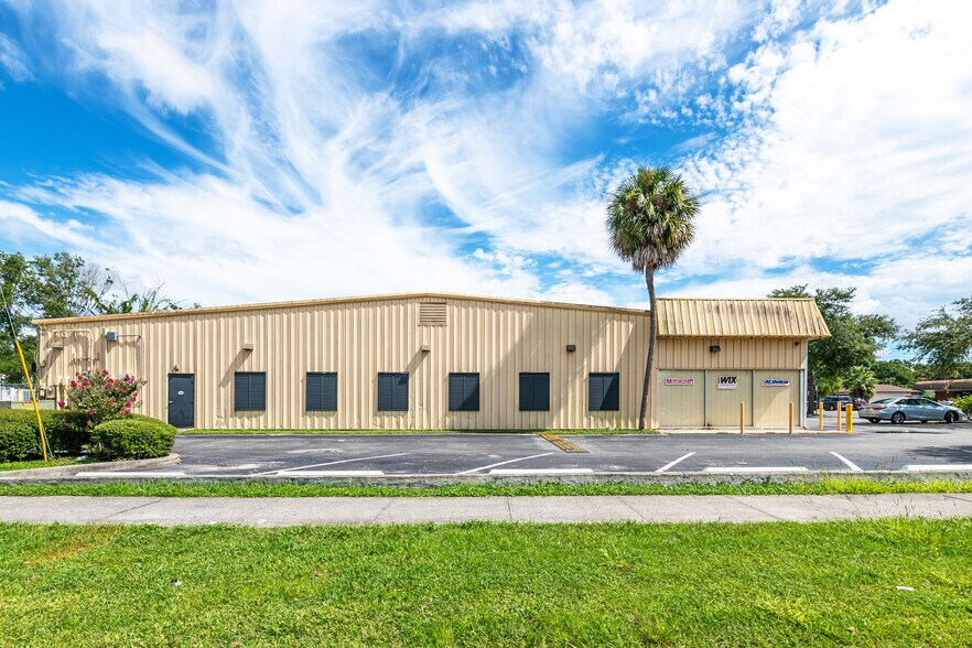 More Photos Of 2300-2306 S French Ave, Sanford Storefront For Lease
