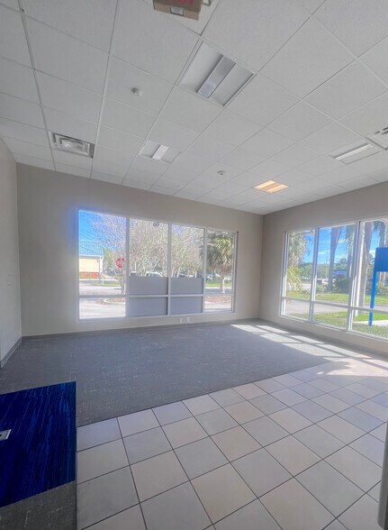 More Photos Of 4931 S Military Trl, Green Acres Bank For Lease