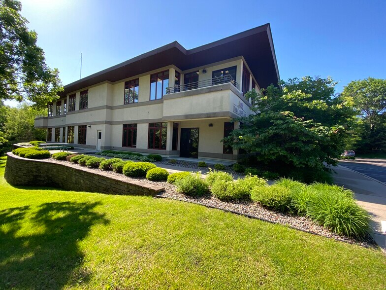 More Photos Of 4640 Nicols Rd, Eagan Medical For Sale