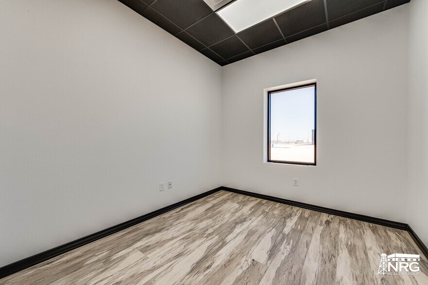 More Photos Of 5620 FM 1788 (Lot 4), Midland Warehouse For Sale