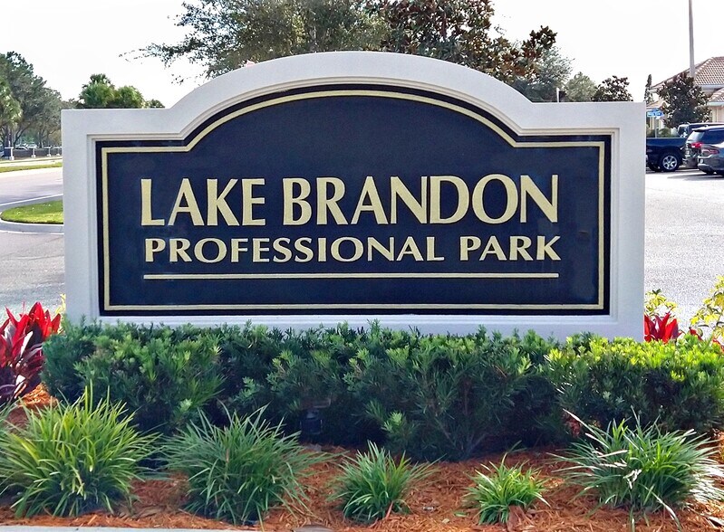More Photos Of 1133-1135 Professional Park Dr, Brandon Medical For Lease