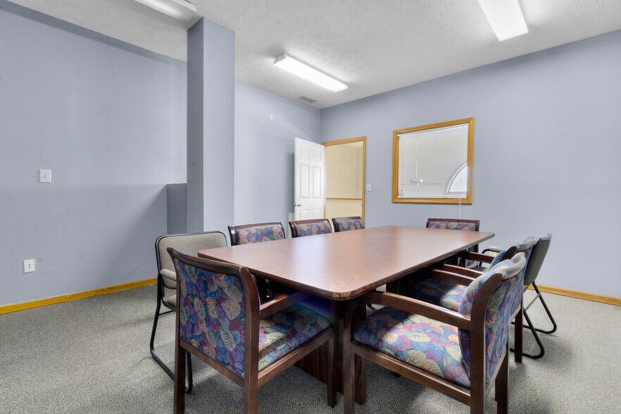 More Photos Of 1105 W Main St, Greenfield Office For Sale