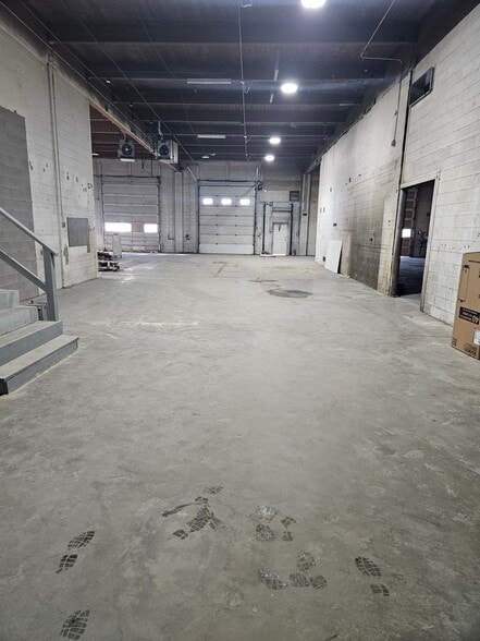 More Photos Of 6145-6153 80 St NW, Edmonton Service For Lease