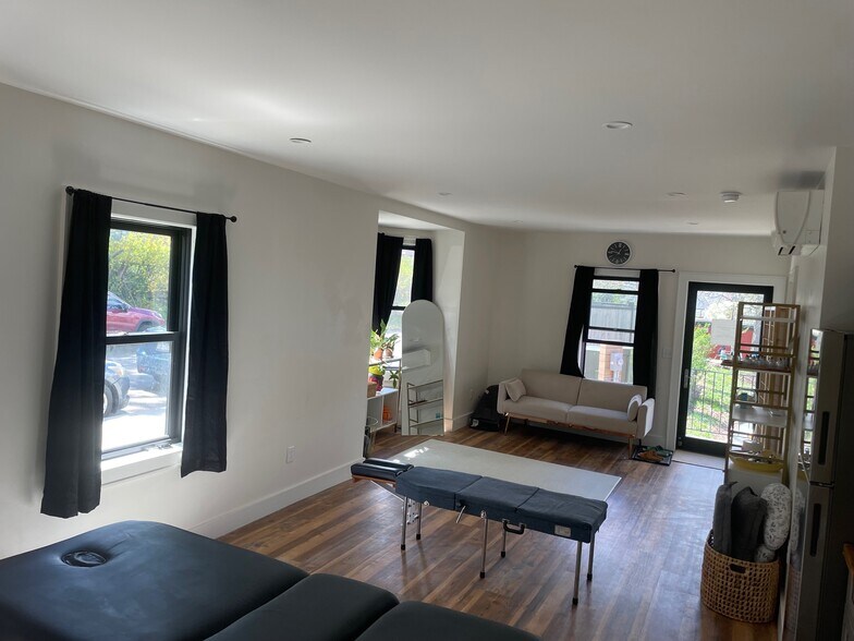 More Photos Of 6 Commerce St, Beacon Office For Lease