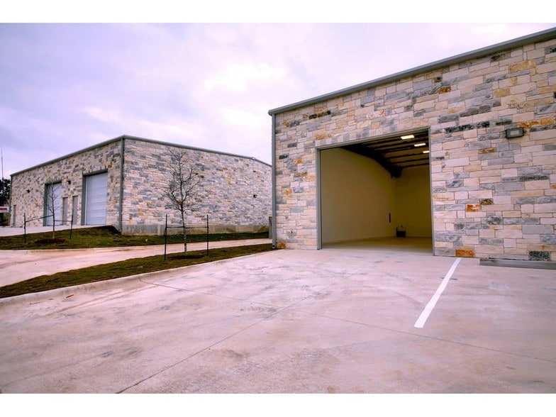 More Photos Of 12112 Anderson Mill Rd, Austin Warehouse For Lease