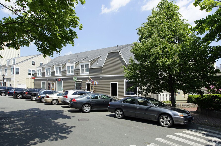 More Photos Of 70-102 Wharf St, Salem Apartments For Lease