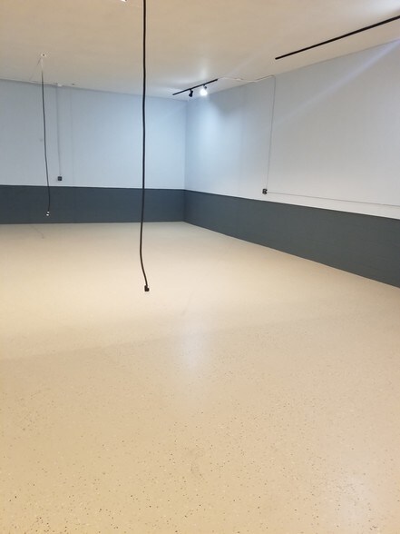 More Photos Of 1301 S Shamrock Ave, Monrovia Manufacturing For Sale