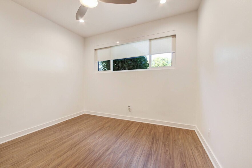 More Photos Of 700 S 6th St, Burbank Apartments For Sale