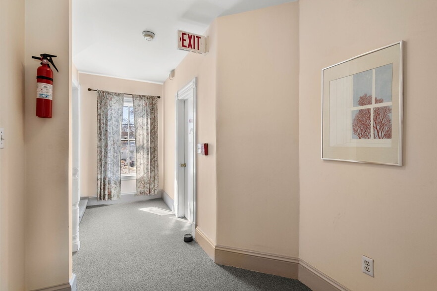 More Photos Of 113 Belmont St, Belmont Office For Sale