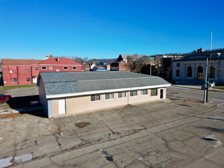 More Photos Of 2200 Union St, Bellaire Warehouse For Sale