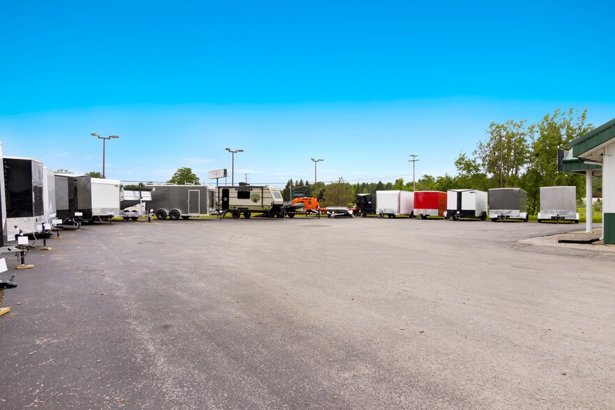 More Photos Of 981 Blue Star Dr, Traverse City Auto Repair For Sale