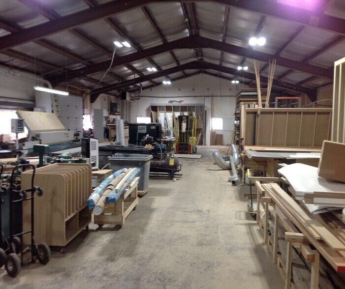 More Photos Of 912 Old Colony Rd, Meriden Warehouse For Lease