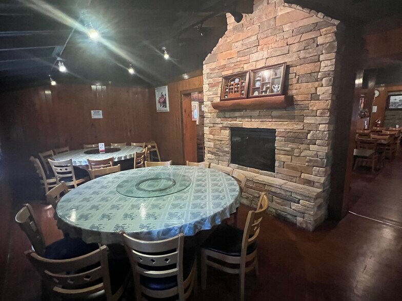 More Photos Of 29000 US Highway 19 N, Clearwater Restaurant For Lease
