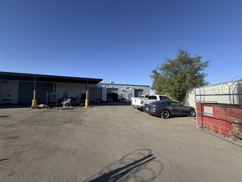 More Photos Of 2425 W Louise Dr, Phoenix Warehouse For Sale