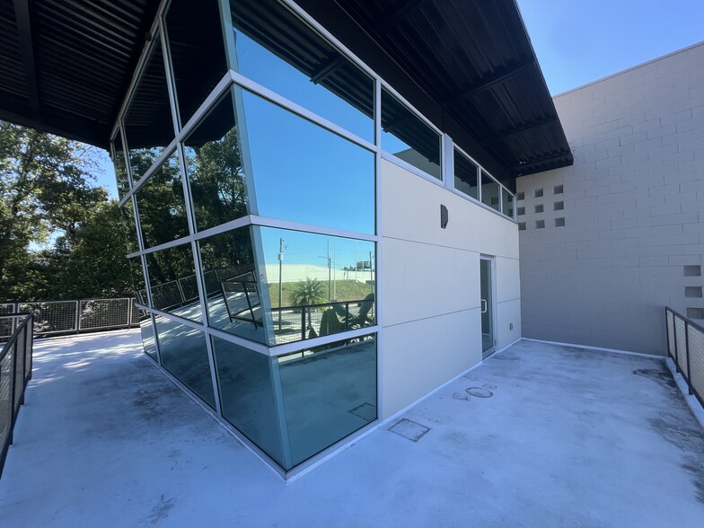 More Photos Of 4007 N Taliaferro Ave, Tampa Loft Creative Space For Lease