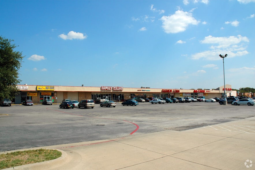 More Photos Of 3200 S Lancaster Rd, Dallas General Retail For Lease