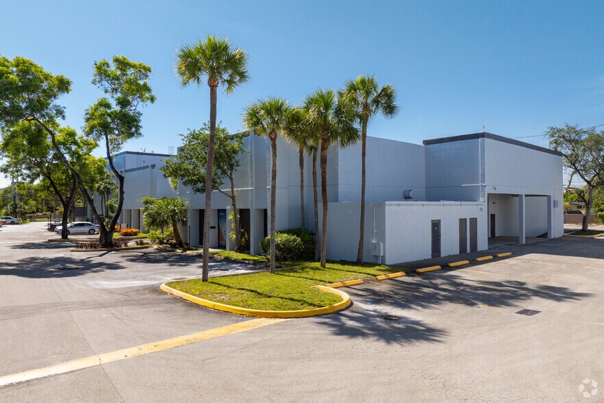 More Photos Of 19555 NE 10th Ave, Miami Unknown For Lease