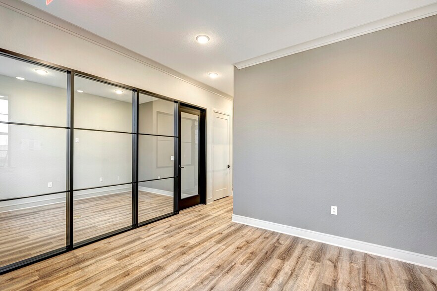 More Photos Of 10242 Greenhouse Rd, Cypress Office For Lease