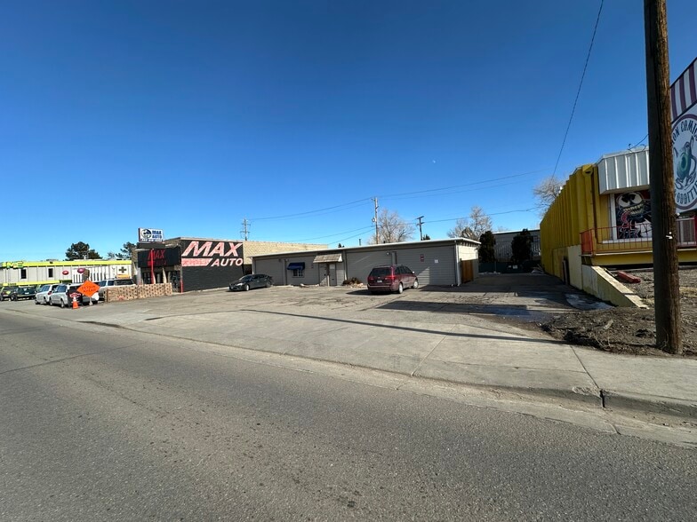 More Photos Of 3942 S Federal Blvd, Sheridan Freestanding For Sale