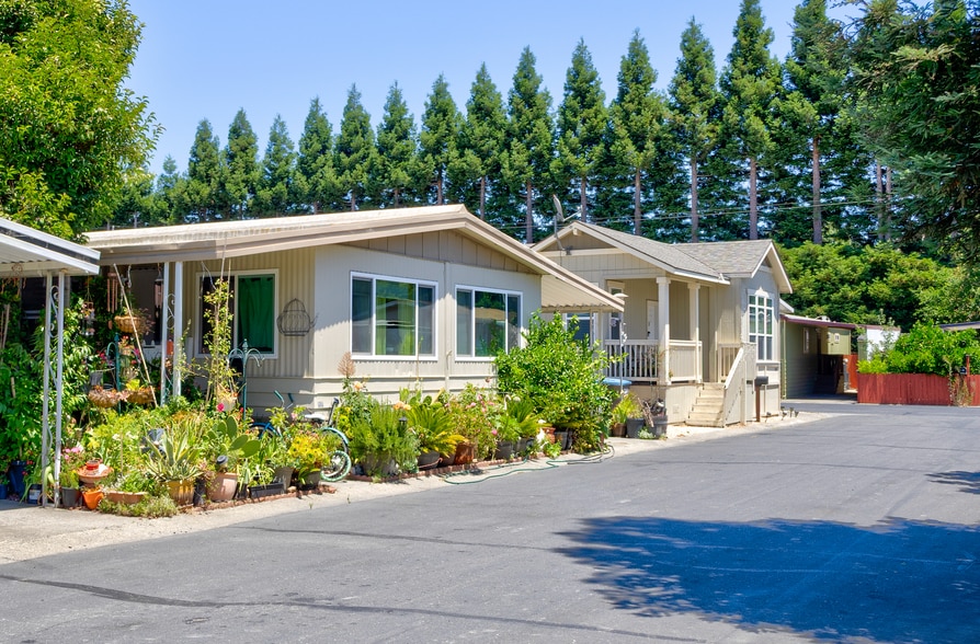 More Photos Of 5250 Whispering Creek Dr, Santa Rosa Manufactured Housing Mobile Home Park For Sale
