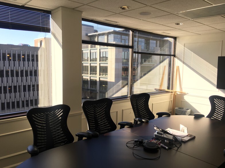 More Photos Of 344 N Old Woodward Ave, Birmingham Office For Lease