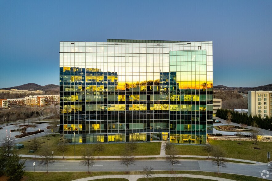 More Photos Of 6100 Tower Cir, Franklin Office For Lease