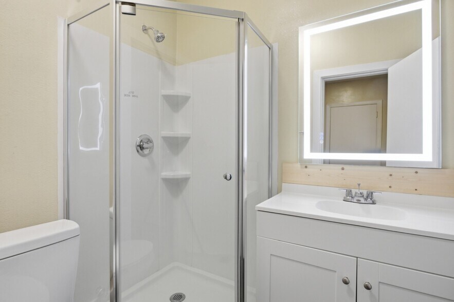 More Photos Of 17621 Stacey Ln, Lago Vista Lodge Meeting Hall For Lease